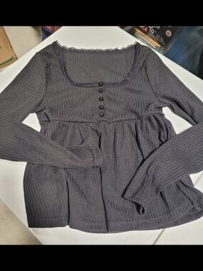 ROMWE Black Ribbed Long Sleeve Button Peplum Top